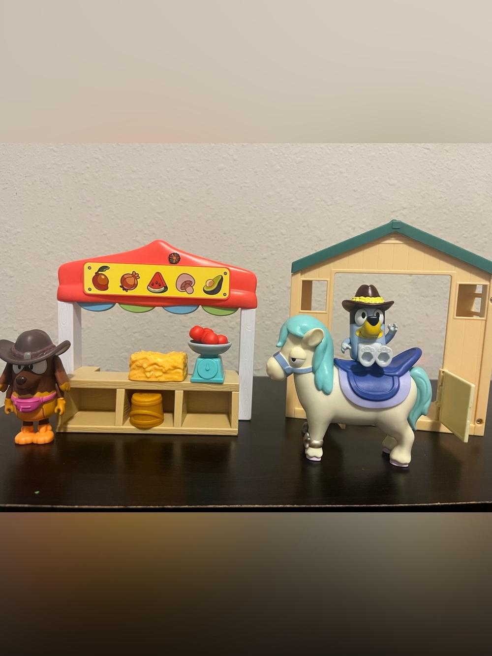 Bluey Farmers Market and Pony Rides Playset Bundle